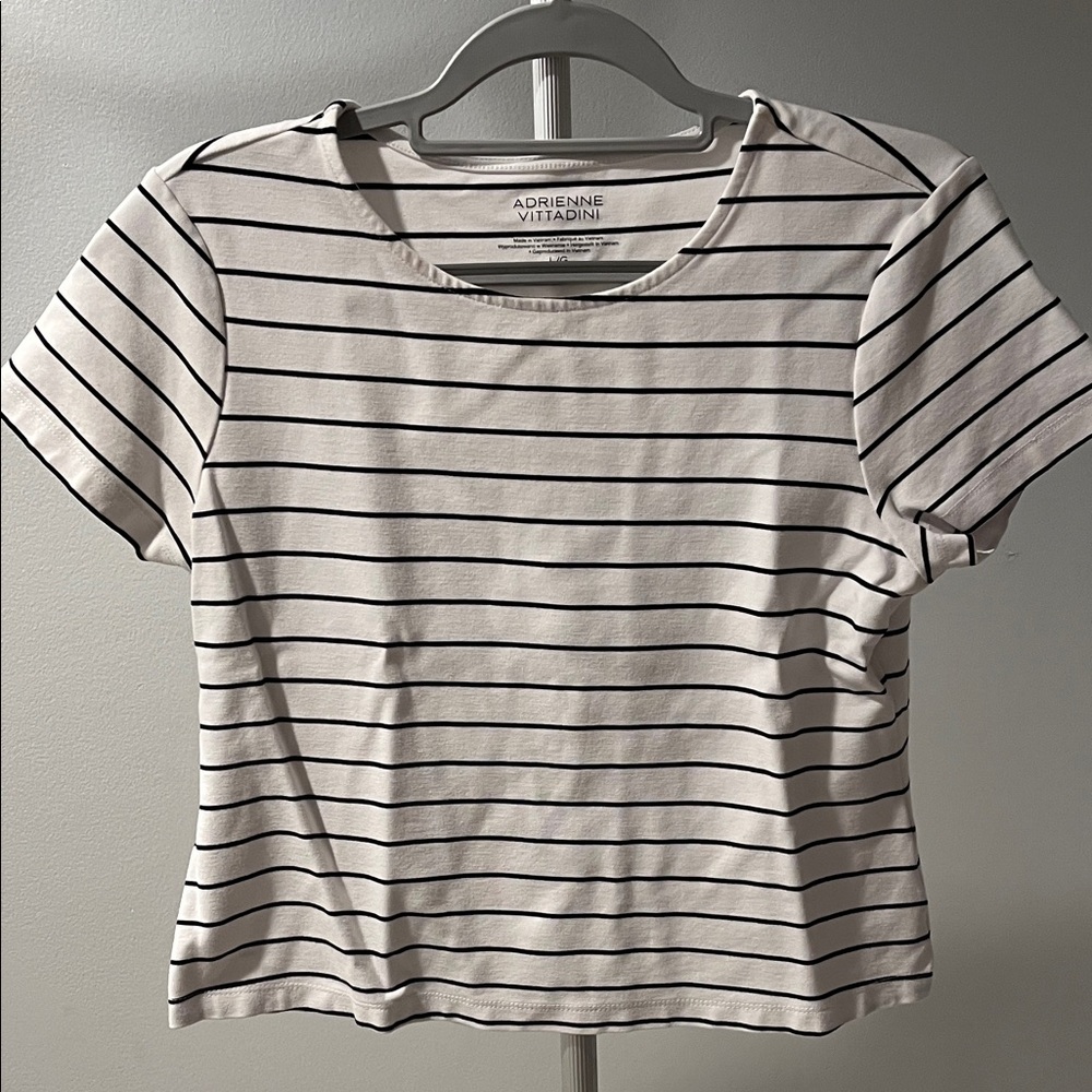 Adrienne Vittadini Black Striped Short Sleeve Tee